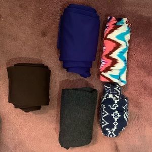 5 pair of leggings. Barely worn. All size S/M.